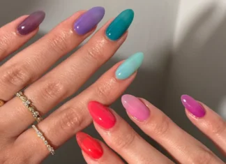Le Skittle nails sono le unghie arcobaleno che stanno conquistando l’estate 2026