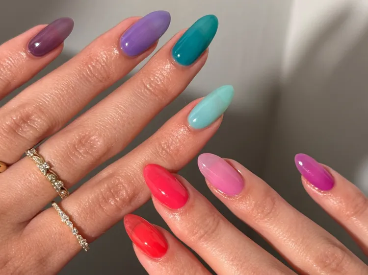 le skittle nails sono le unghie arcobaleno che stanno conquistando l8217estate 2026 da Metropolitanmagazine.it le skittle nails sono le unghie arcobaleno che stanno conquistando l8217estate 2026