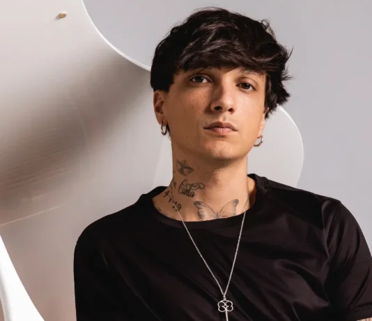 Classifica Album, Ultimo si riconferma al primo posto con “Il Giorno Che Aspettavo” Classifica Album, Ultimo ancora in vetta